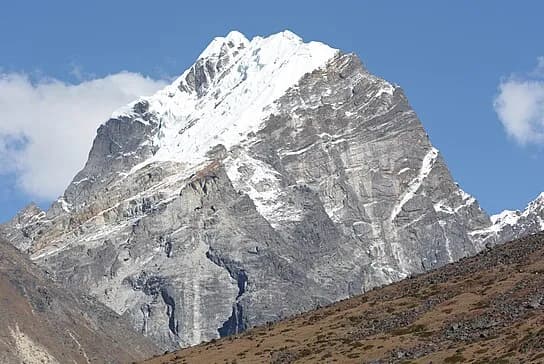 3 Peaks - Mera - Island - Lobuche with Everest Base Camp